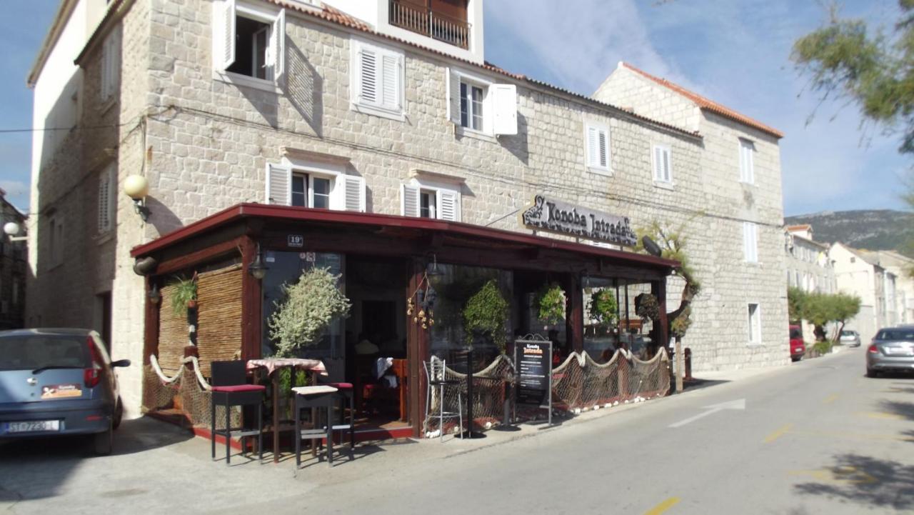 Vukovarska Rose Kastela Exterior photo